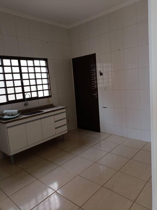 Rua Ilton da Costa Oliveira, 33