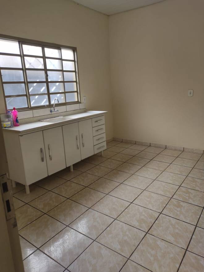 Rua Samuel N de Queiroz, 490