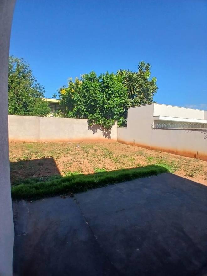 RUA JULIO ALONSO PORTELA, 239