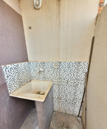 Rua Albano Ferracini ( Fundos), 298 D