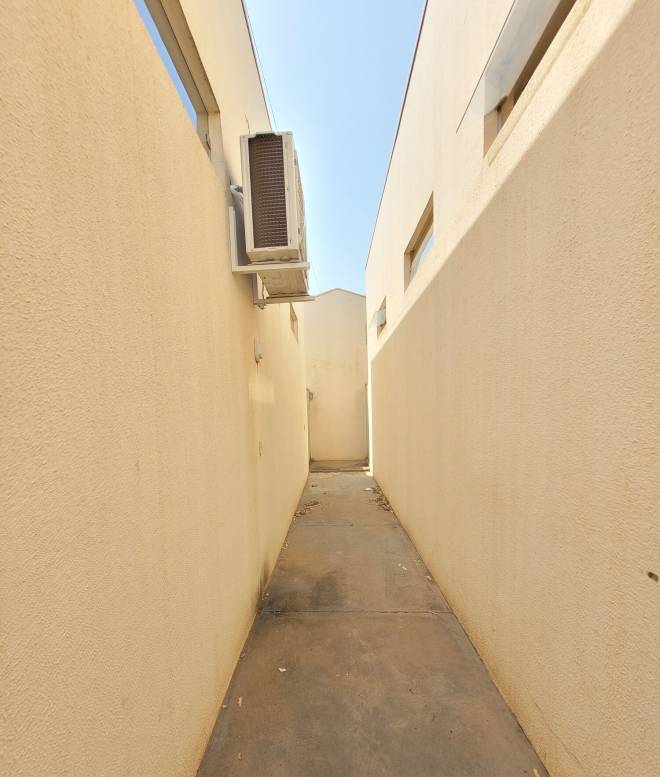 Rua Albano Ferracini ( Fundos), 298 D