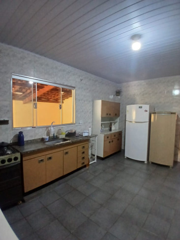 AV. ANTONIA PORTOLEZ, 176