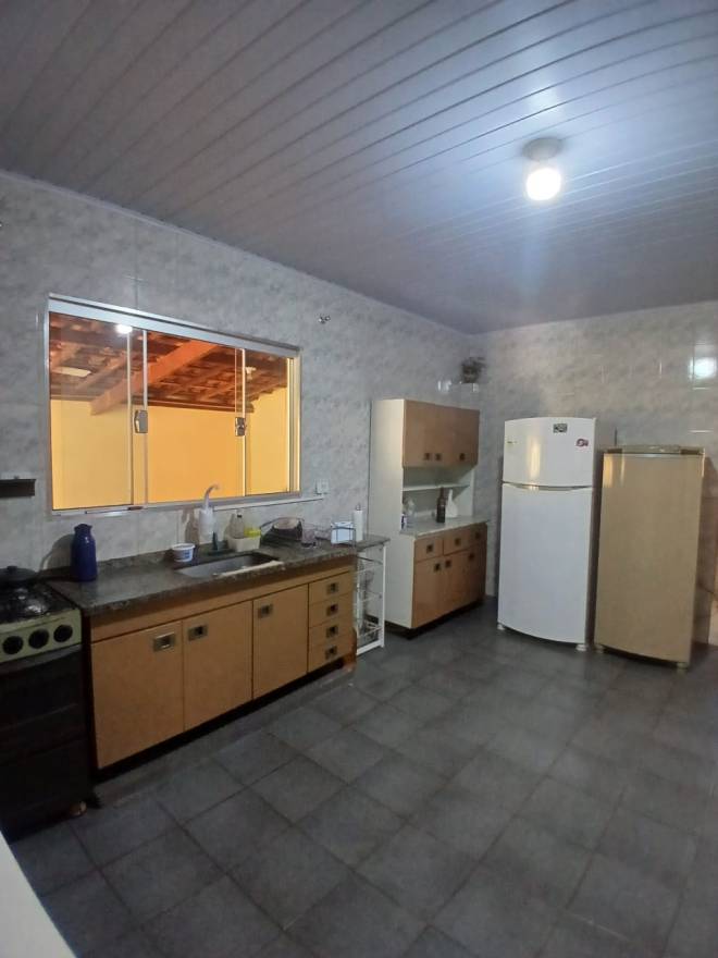 AV. ANTONIA PORTOLEZ, 176