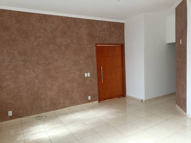 Rua Ilton da Costa Oliveira, 33