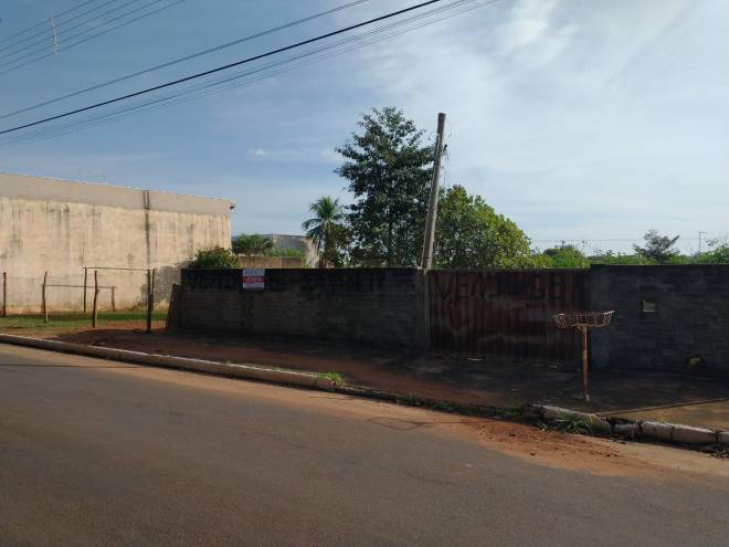 Rua Aurora Francisco de Camargo, 1715