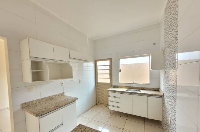 Rua Albano Ferracini ( Fundos), 298 D