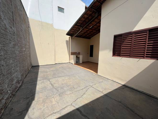 Avenida 9 de Julho, 92 Fundos