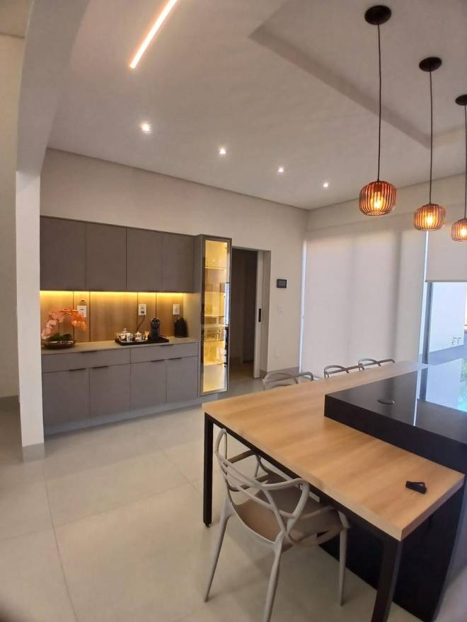 RUA JULIO ALONSO PORTELA, 239