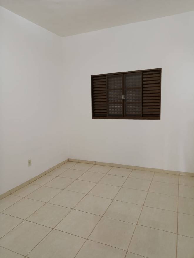 Rua Ilton da Costa Oliveira, 33