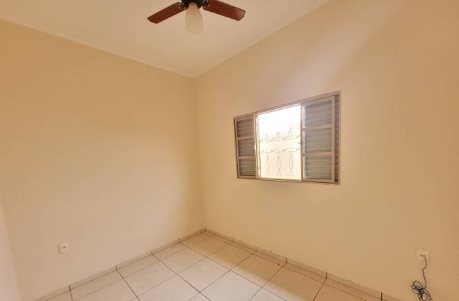 Rua Albano Ferracini ( Fundos), 298 D