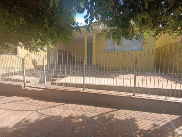 AV BENEDIIUTA CAMARGO, 72