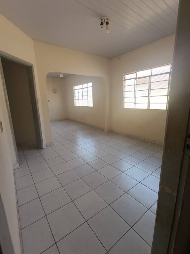 AV BENEDIIUTA CAMARGO, 72