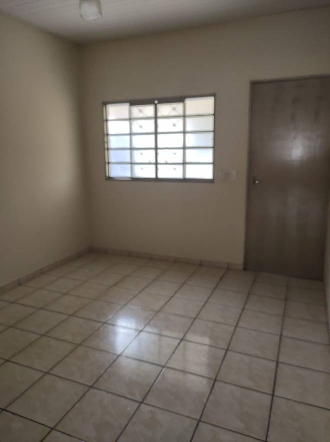 Rua Samuel N de Queiroz, 490