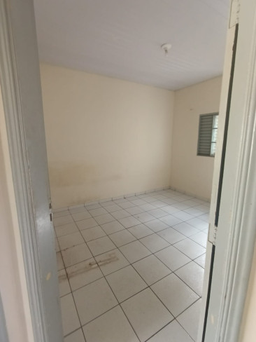 AV BENEDIIUTA CAMARGO, 72