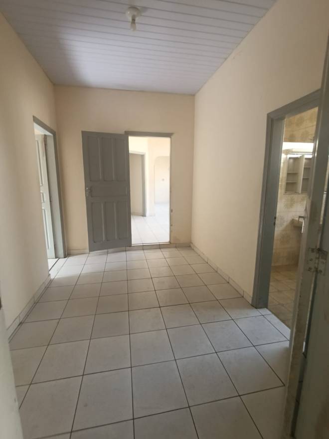 AV BENEDIIUTA CAMARGO, 72